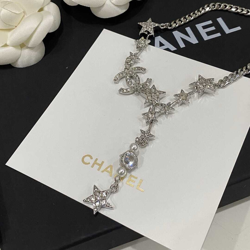 ch*el star Di*m*nd necklace