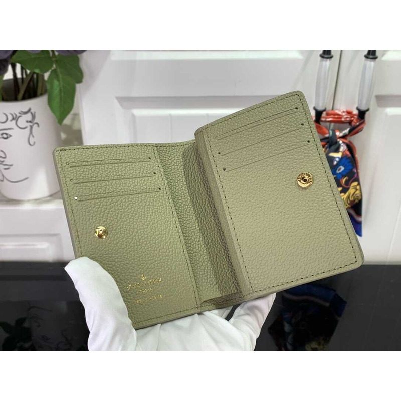l**is V*t*n capucines xs wallet green