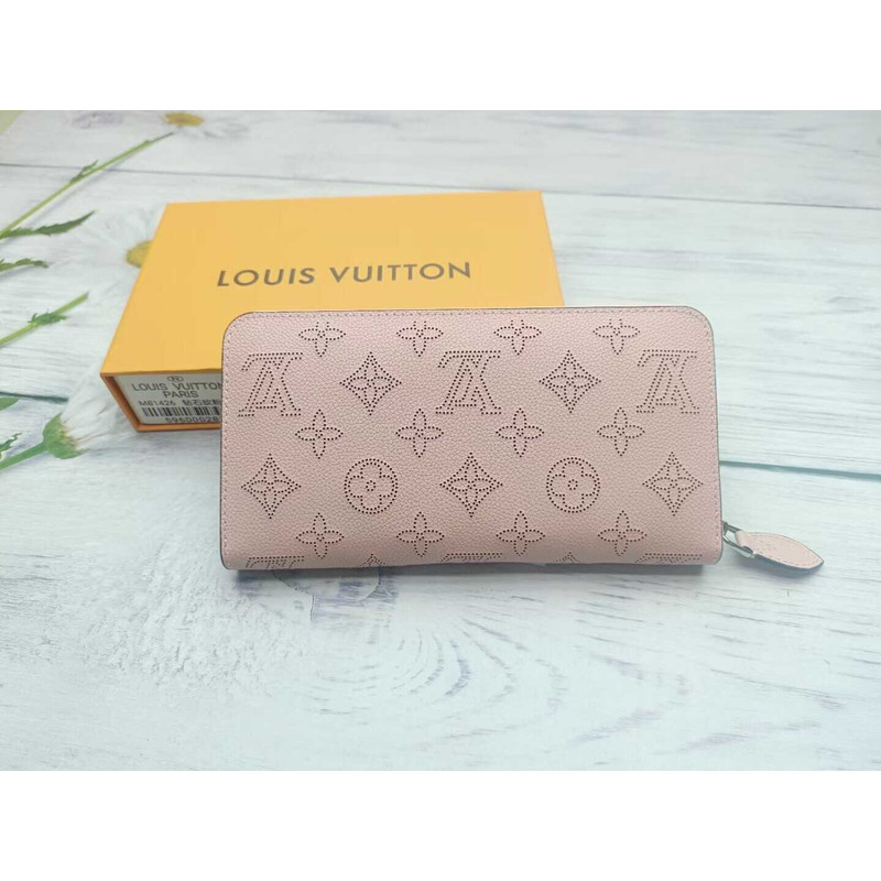 l**is V*t*n zippy wallet nude pink