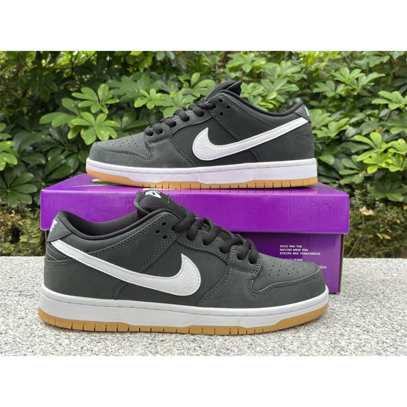 Nike SB Dunk Low Black Gum