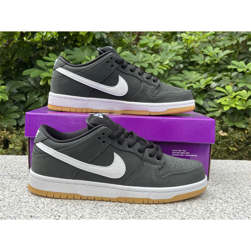 Nike SB Dunk Low Black Gum