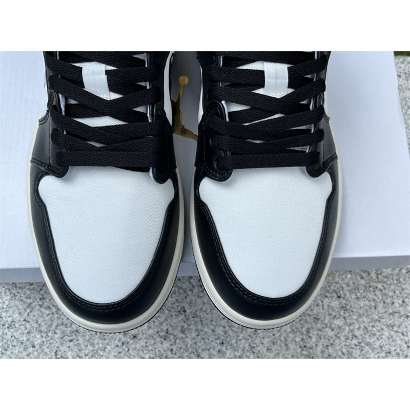 Jordan Wmns Air Jordan 1 Low Top Black And White