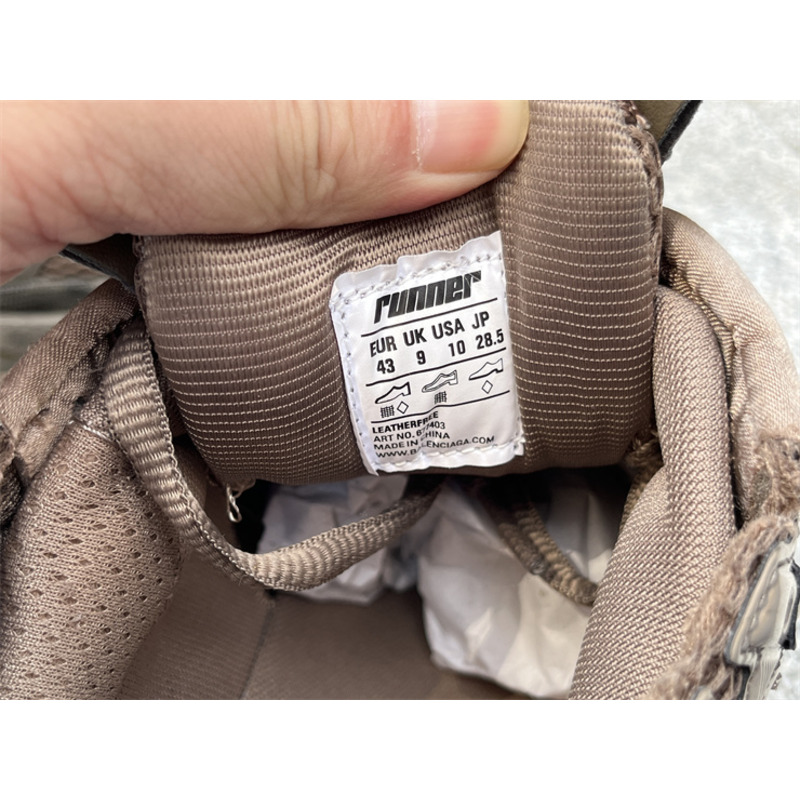 Ba*len*cia*ga graffiti runner sneakers brown