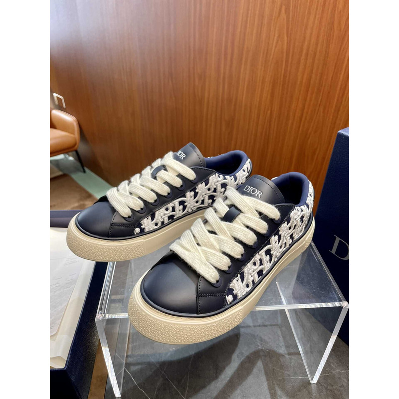 D*or b33 limited numbered edition sneaker navy blue smooth calfskin and D*or oblique raised embroidery