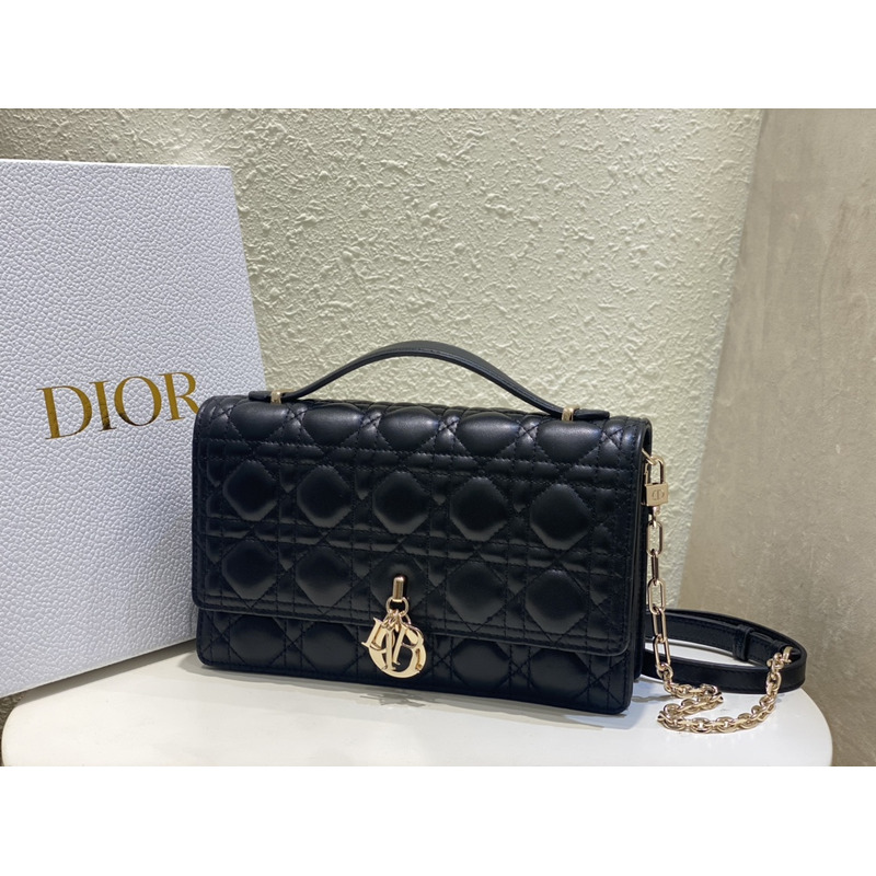 D*or miss D*or top handle handbag cannage sheepskin black