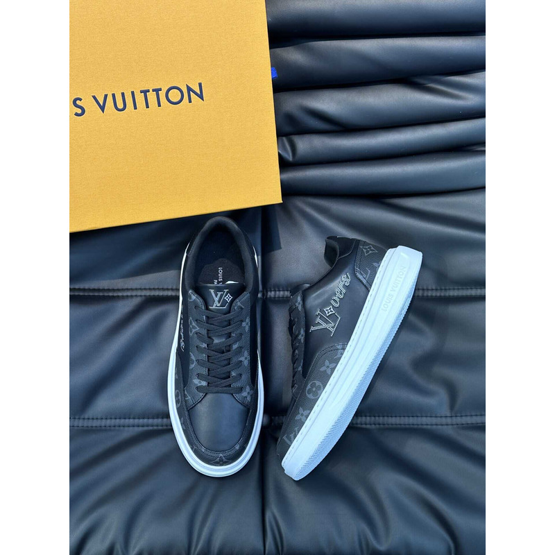 l**is V*t*n sneaker low black
