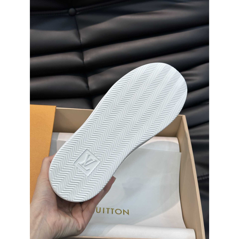 l**is V*t*n sneaker low black and white