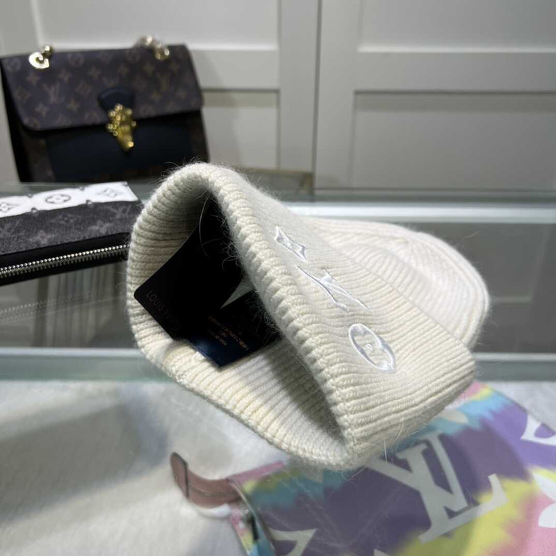 l**is V*t*n lv headline beanie white
