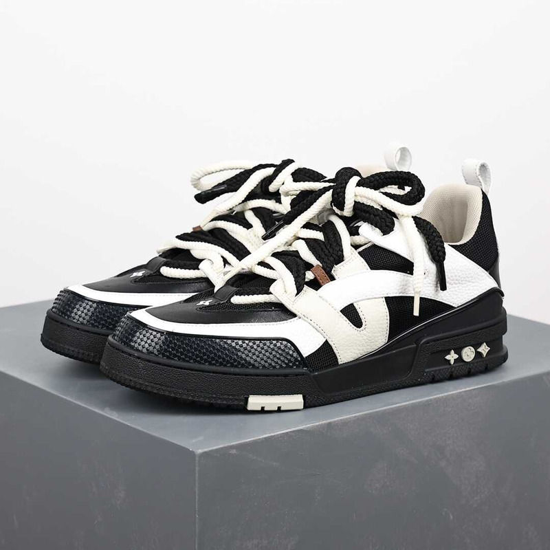 l**is V*t*n skate sneaker black