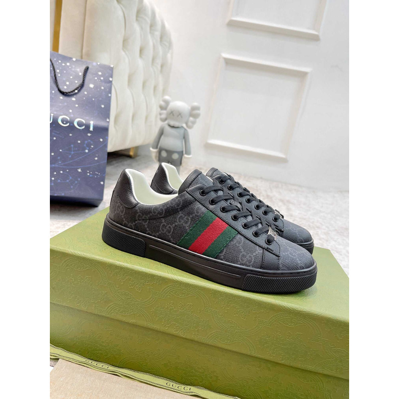 g*u*i ace sneaker with green and red web black and ebony gg S*p*e