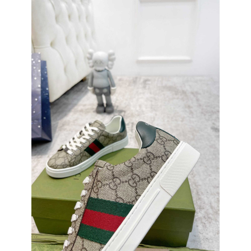g*u*i ace sneaker with green and red web beige and ebony gg S*p*e