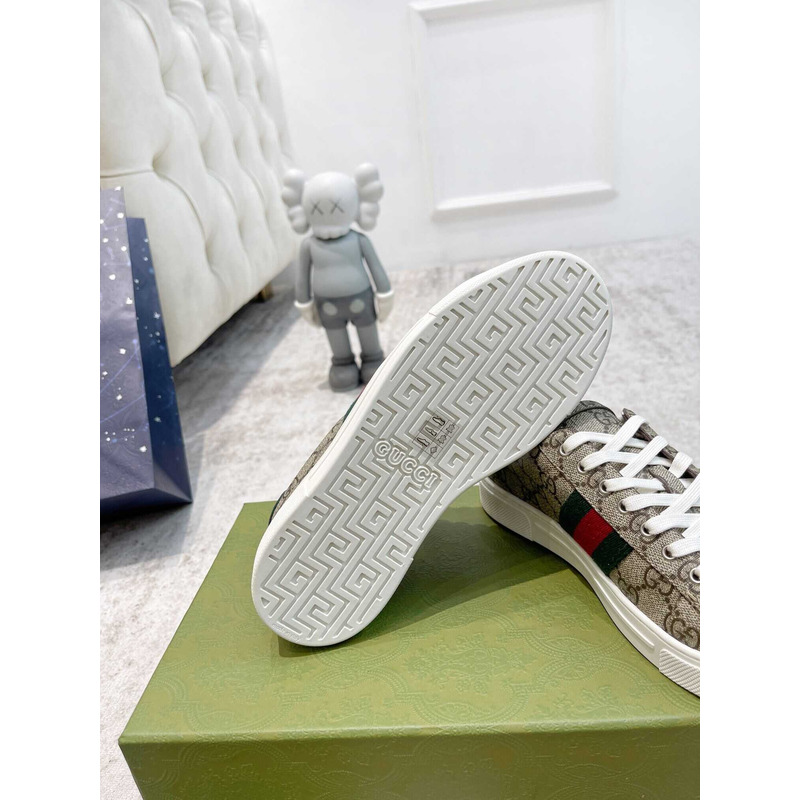 g*u*i ace sneaker with green and red web beige and ebony gg S*p*e