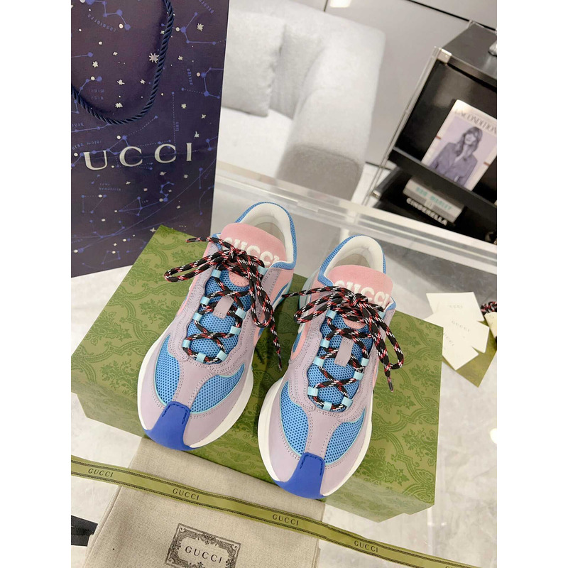 G*u*i run sneakers lilac suede