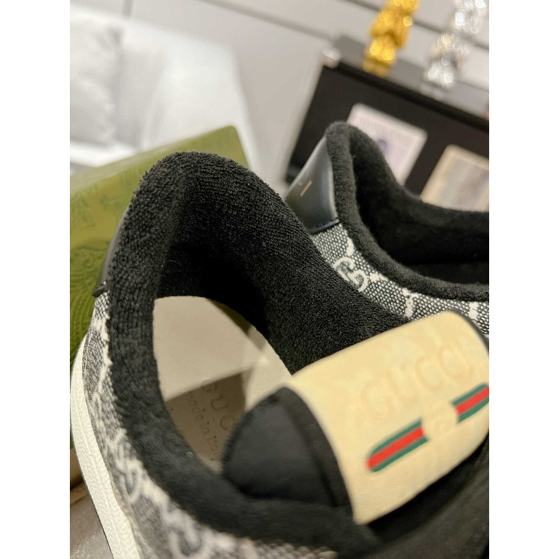 G*u*i screener mit gg herrensneaker with blaues und rotes web grey
