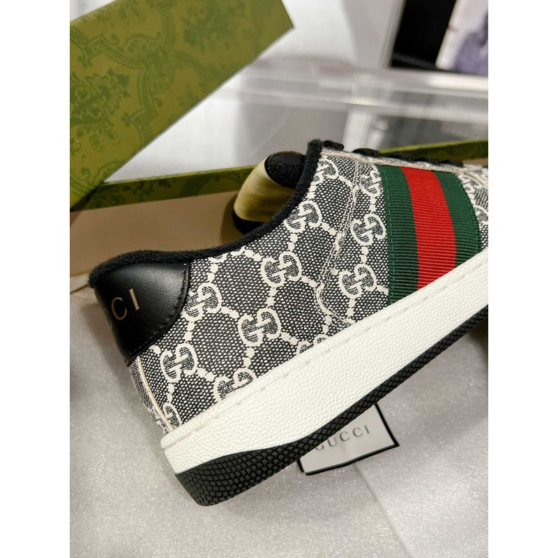 G*u*i screener mit gg herrensneaker with blaues und rotes web grey