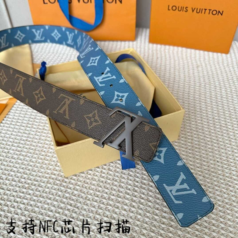 l**is V*t*n  initiales 40mm reversiblet with brown lv initials buckle monogram canvas/blue