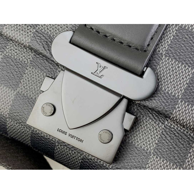 l**is V*t*n messenger pm shoulder bag