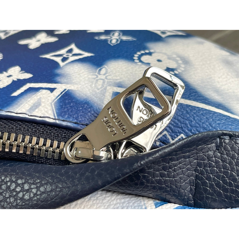 l**is V*t*n bum bag discovery pm monogram bandana bleached blue