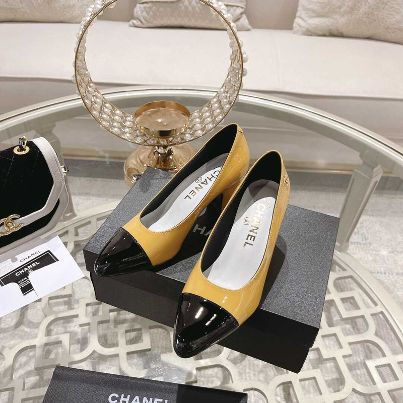 Ch*el pumps yellow and black