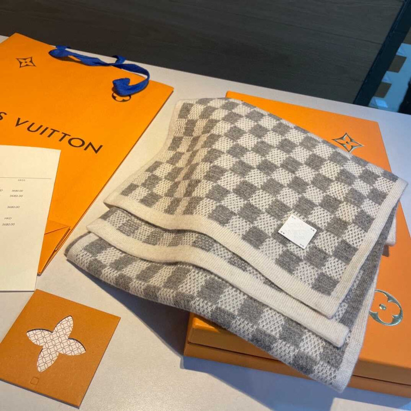 l**is V*t*n néo petit damier scarf light grey
