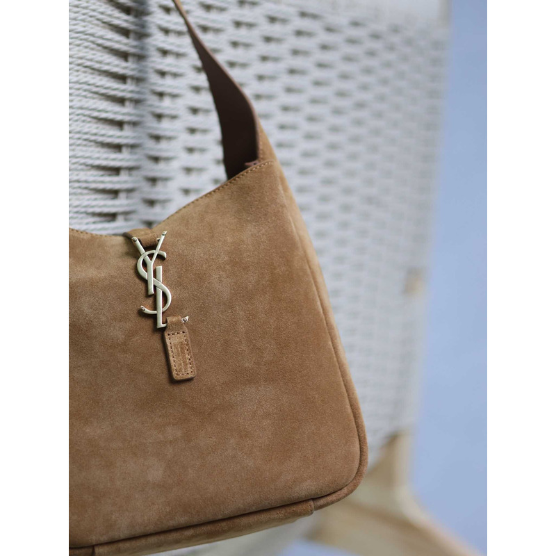 saint laurent le 5 À 7 S*pple small in suede brown caramel