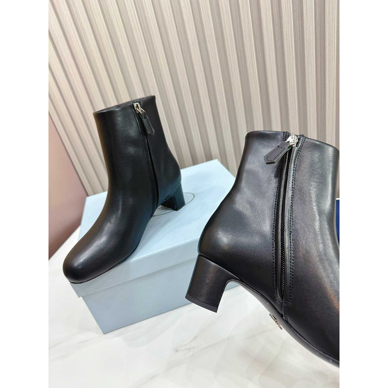 Pra*a leather ankle boots black