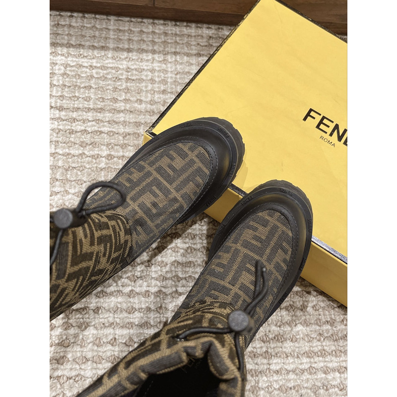 F**di ff snow boots brown and black