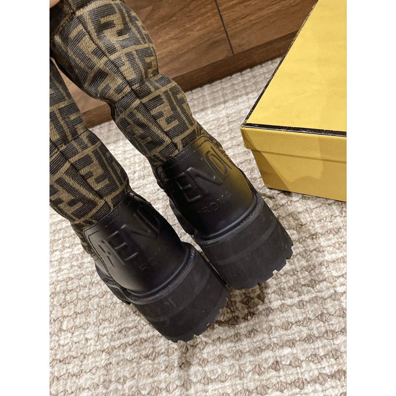 F**di ff snow boots brown and black