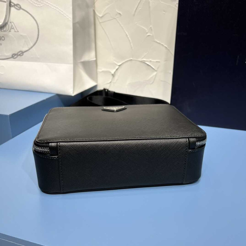 Pra*a medium brique saffiano leather bag black