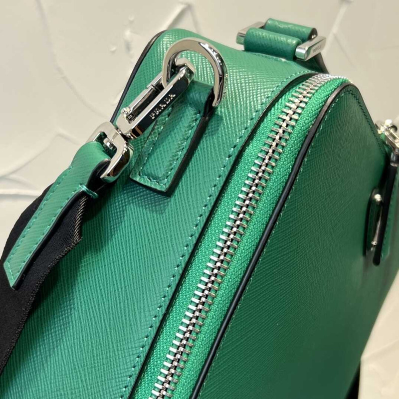 Pra*a medium brique saffiano leather bag mango