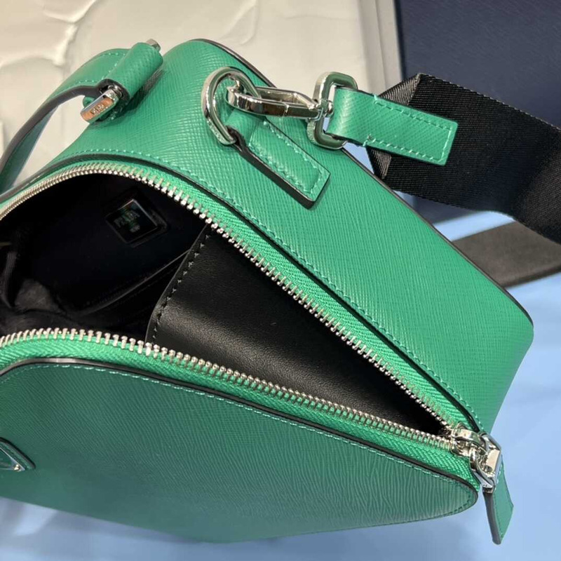 Pra*a medium brique saffiano leather bag mango