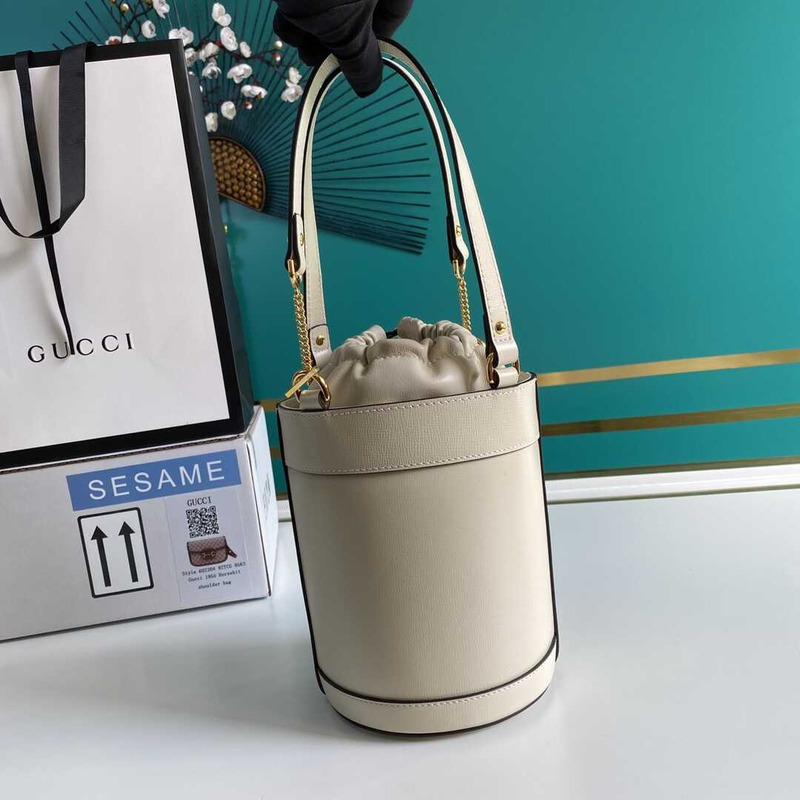 G*u*i horsebit 1955 bucket bag white