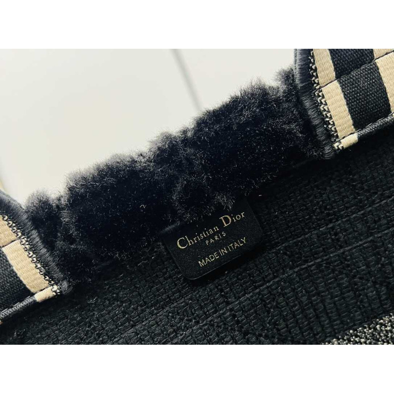 D*or small D*or book tote latte cannage shearling black
