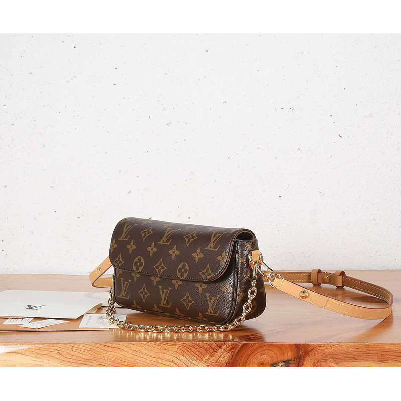 l**is V*t*n wallet on chain ivy shoulder bags monogram