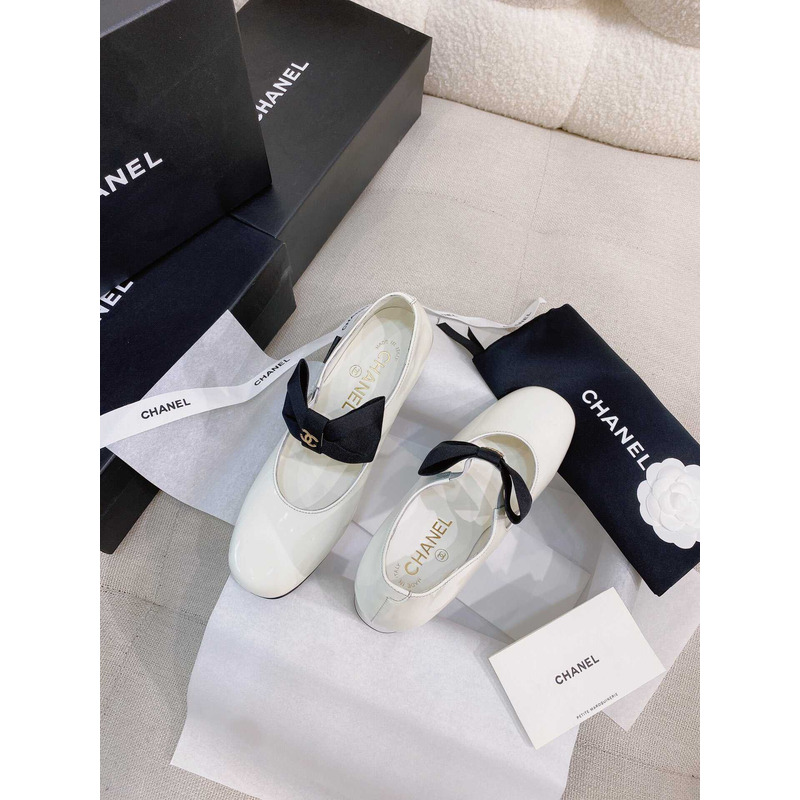 Ch*el mary jane calf patent leather and grosgrain black and white