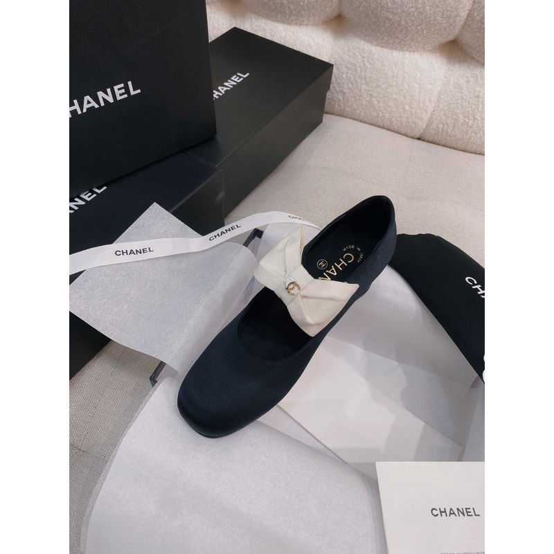 Ch*el mary jane calf patent leather and grosgrain white and black
