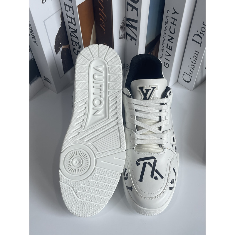 l**is V*t*n lv trainer with logo white