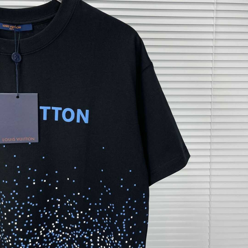 l**is V*t*n t-shirt blue and black