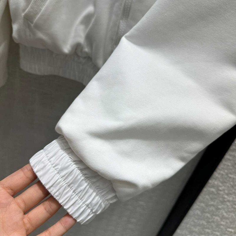 l**is V*t*n zip jacket white