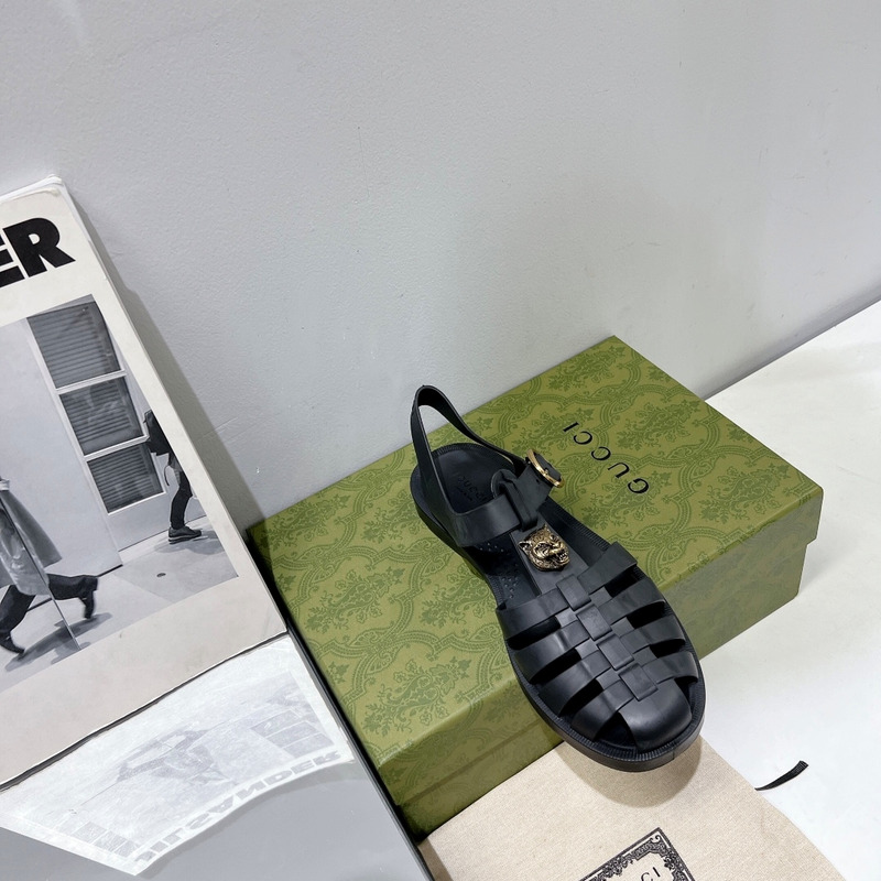 G*u*i rubber buckle strap sandals black