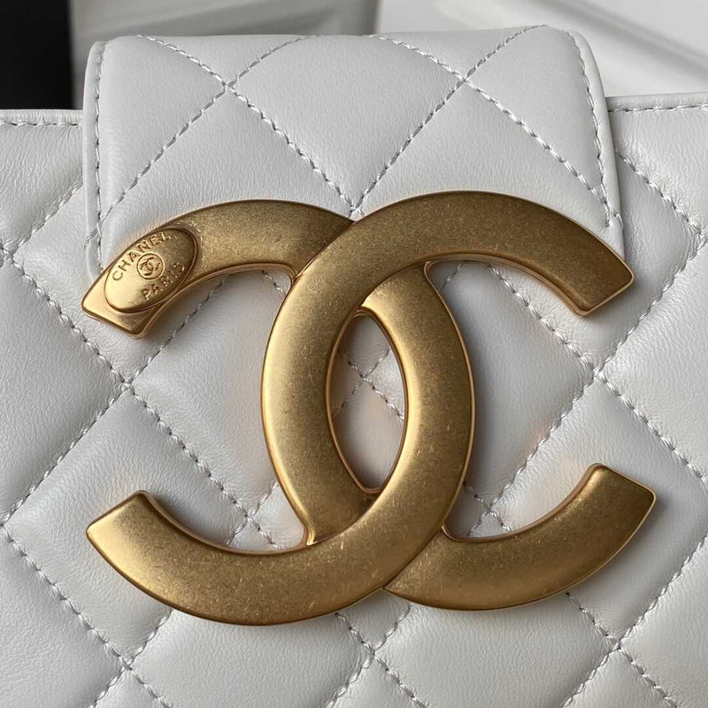 Ch*el baguette bag lambskin white
