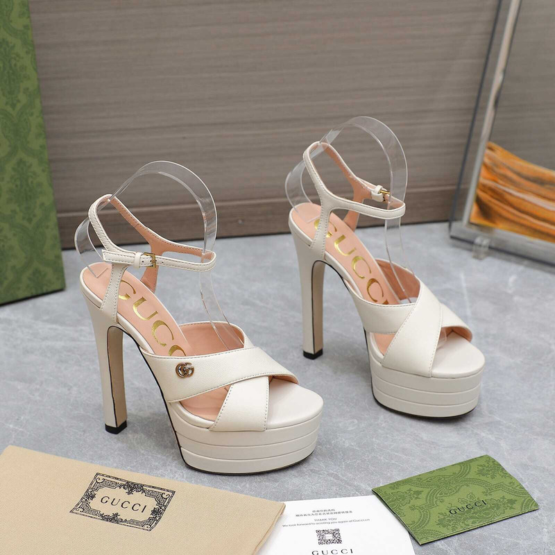 G*u*i platform sandals heels white