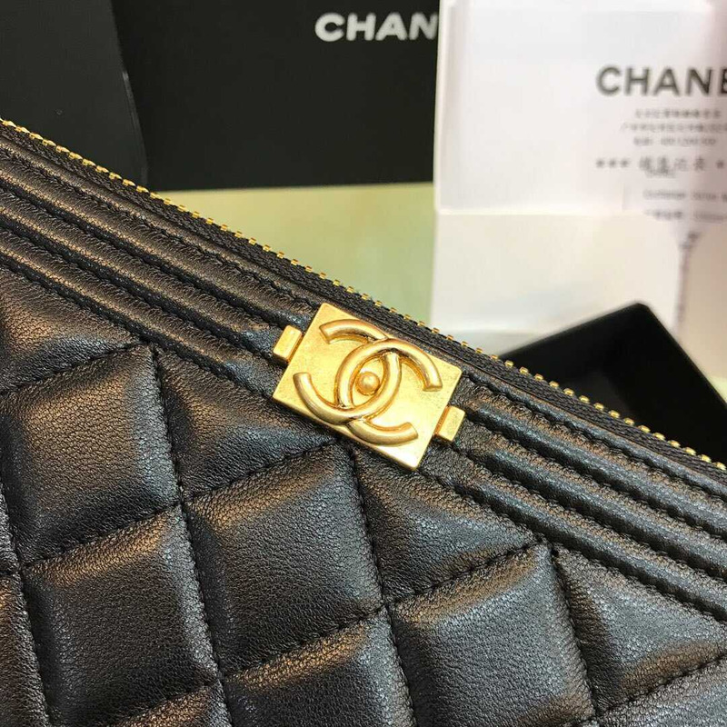 Ch*el boy Ch*el round long wallet lambskin black