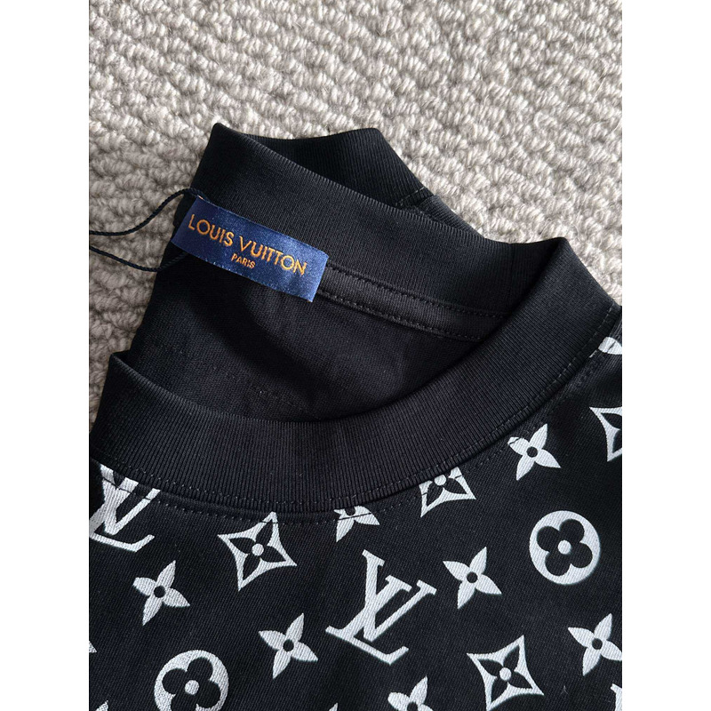 l**is V*t*n gradient cotton t-shirt black
