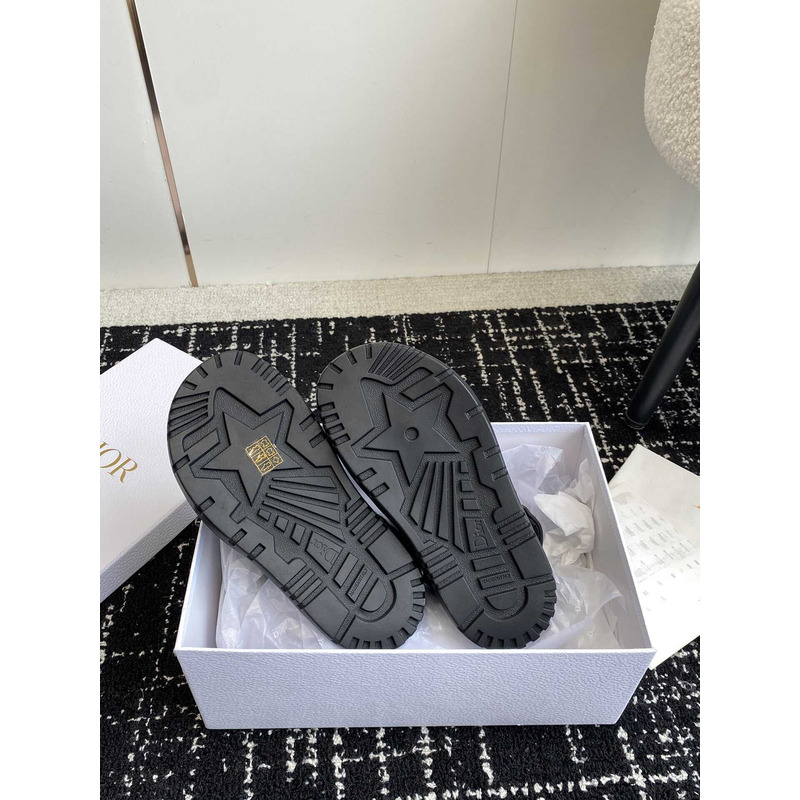 D*or D*oract sandals black sheepskin