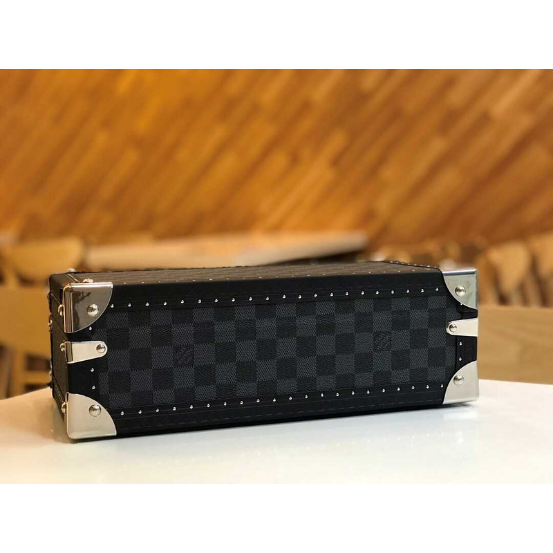 l**is V*t*n damier graphite coffre 8 montre model number