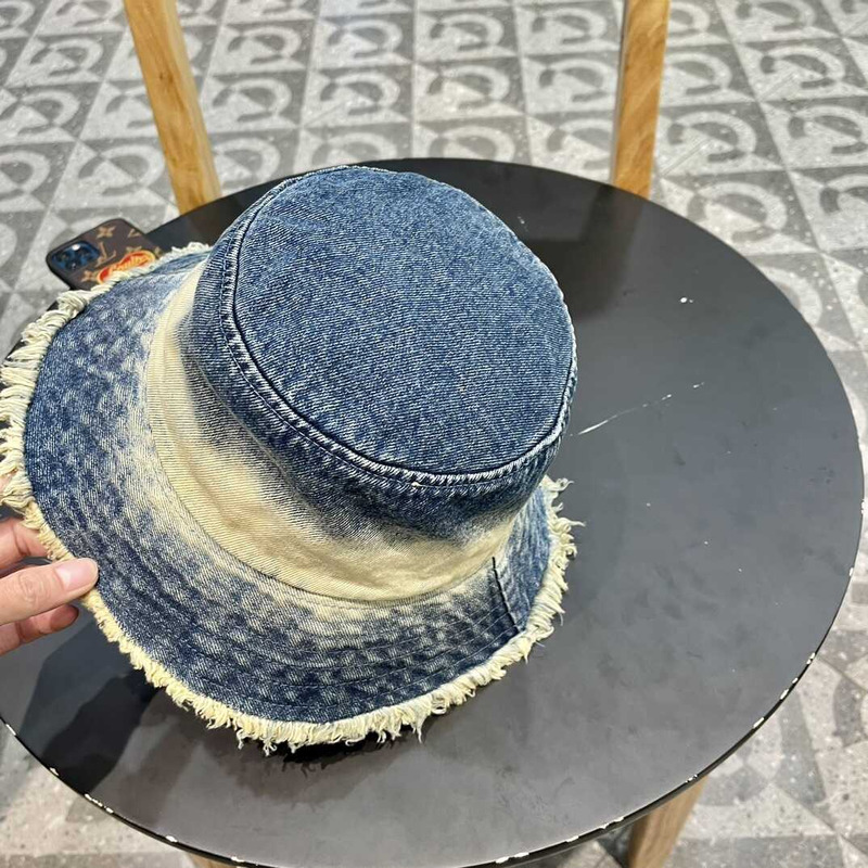 D*or logo bucket hat in blue