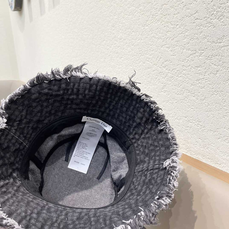 D*or logo bucket hat in black