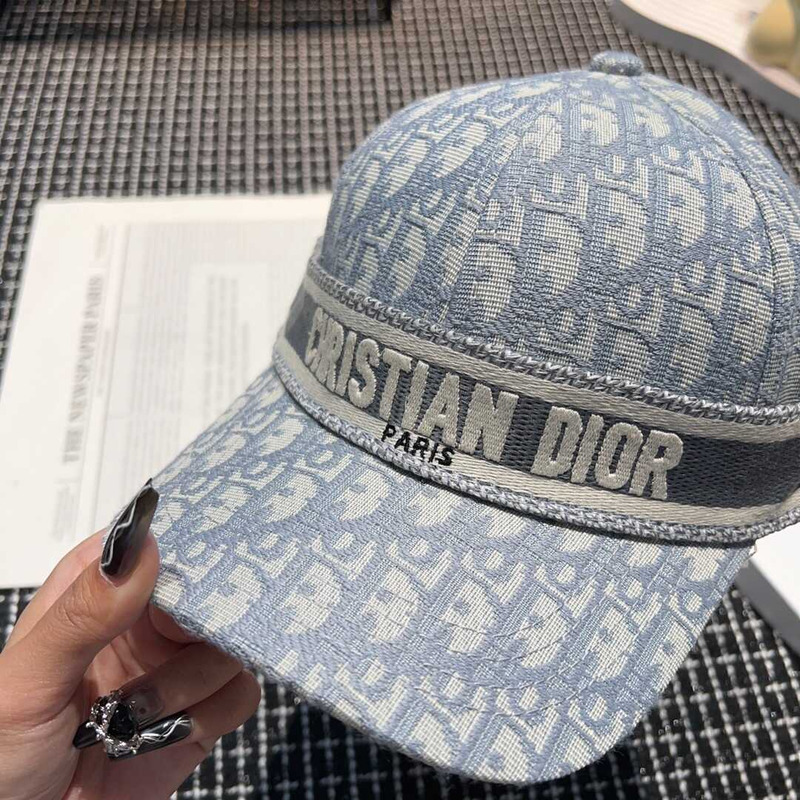 D*or oblique print cap