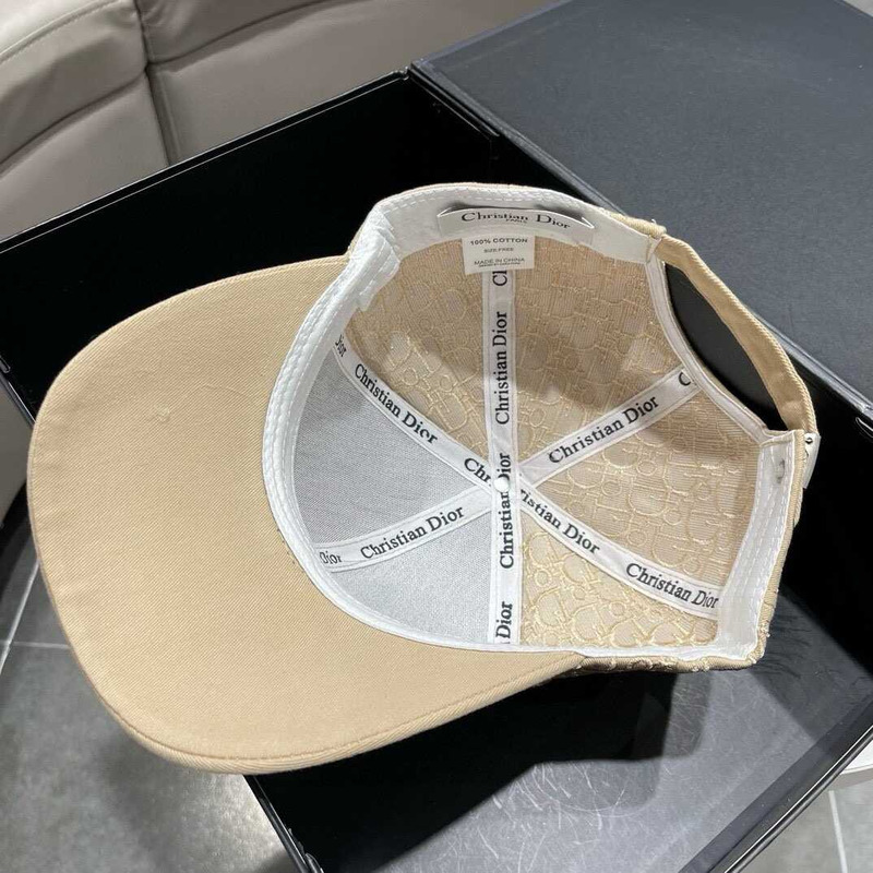 D*or D*or oblique print cap